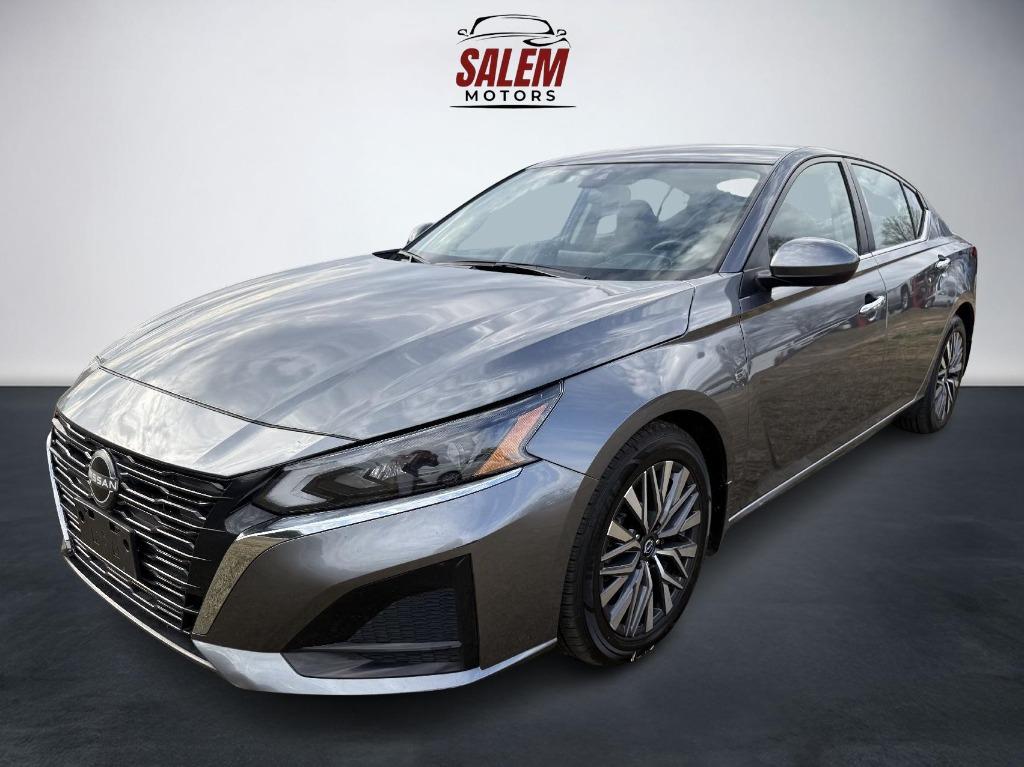 2023 Nissan Altima SV's photo