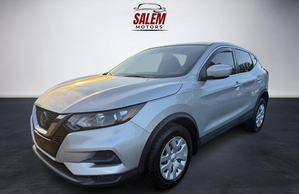 2020 Nissan Rogue Sport S's photo